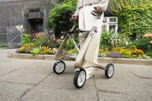 BYACRE CARBON ULTRALIGHT ROLLATOR - Image 9