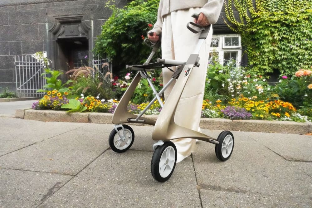 BYACRE CARBON ULTRALIGHT ROLLATOR - Image 9